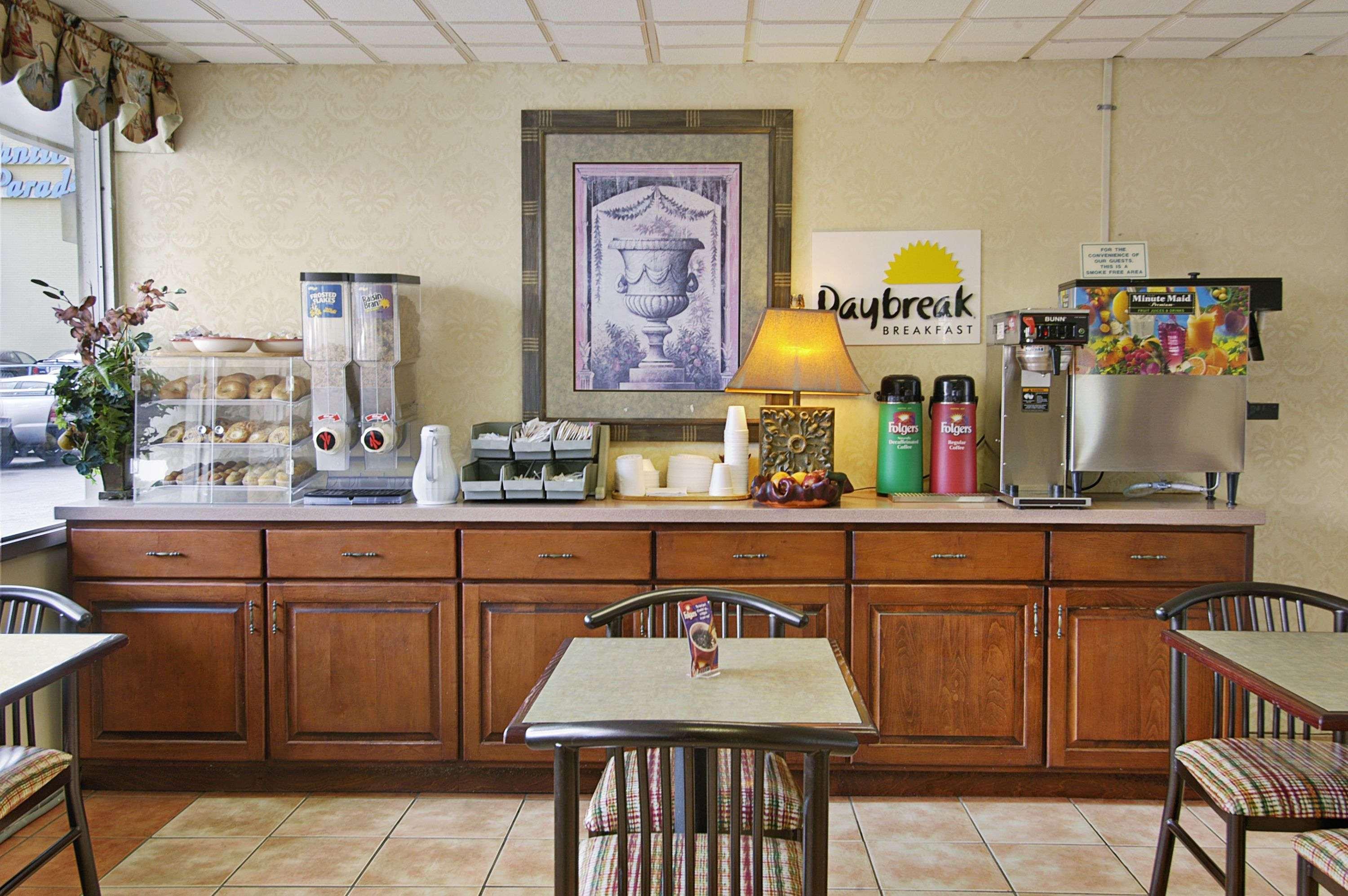 Days Inn By Wyndham Myrtle Beach-Beach Front Екстер'єр фото
