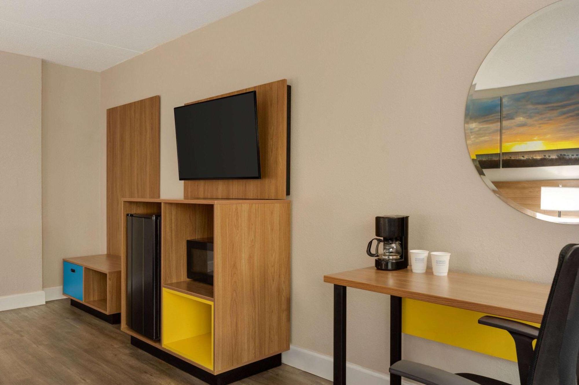 Days Inn By Wyndham Myrtle Beach-Beach Front Екстер'єр фото