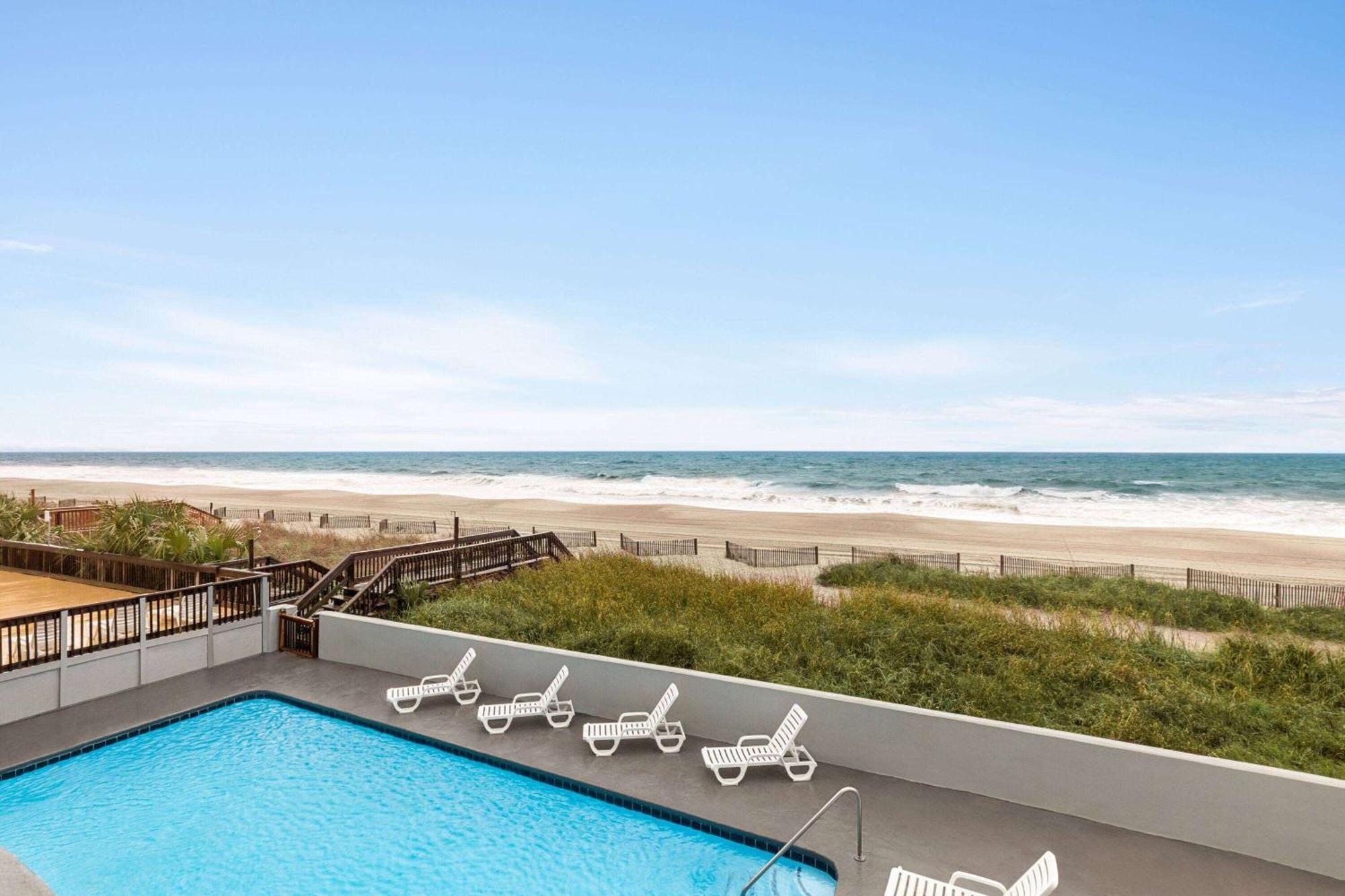 Days Inn By Wyndham Myrtle Beach-Beach Front Екстер'єр фото