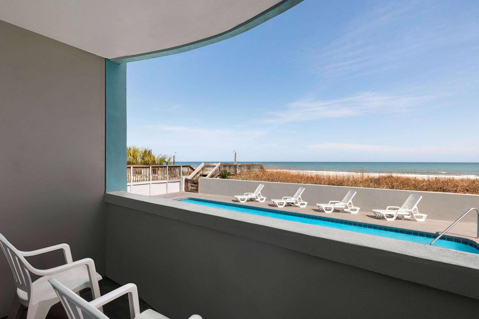 Days Inn By Wyndham Myrtle Beach-Beach Front Екстер'єр фото