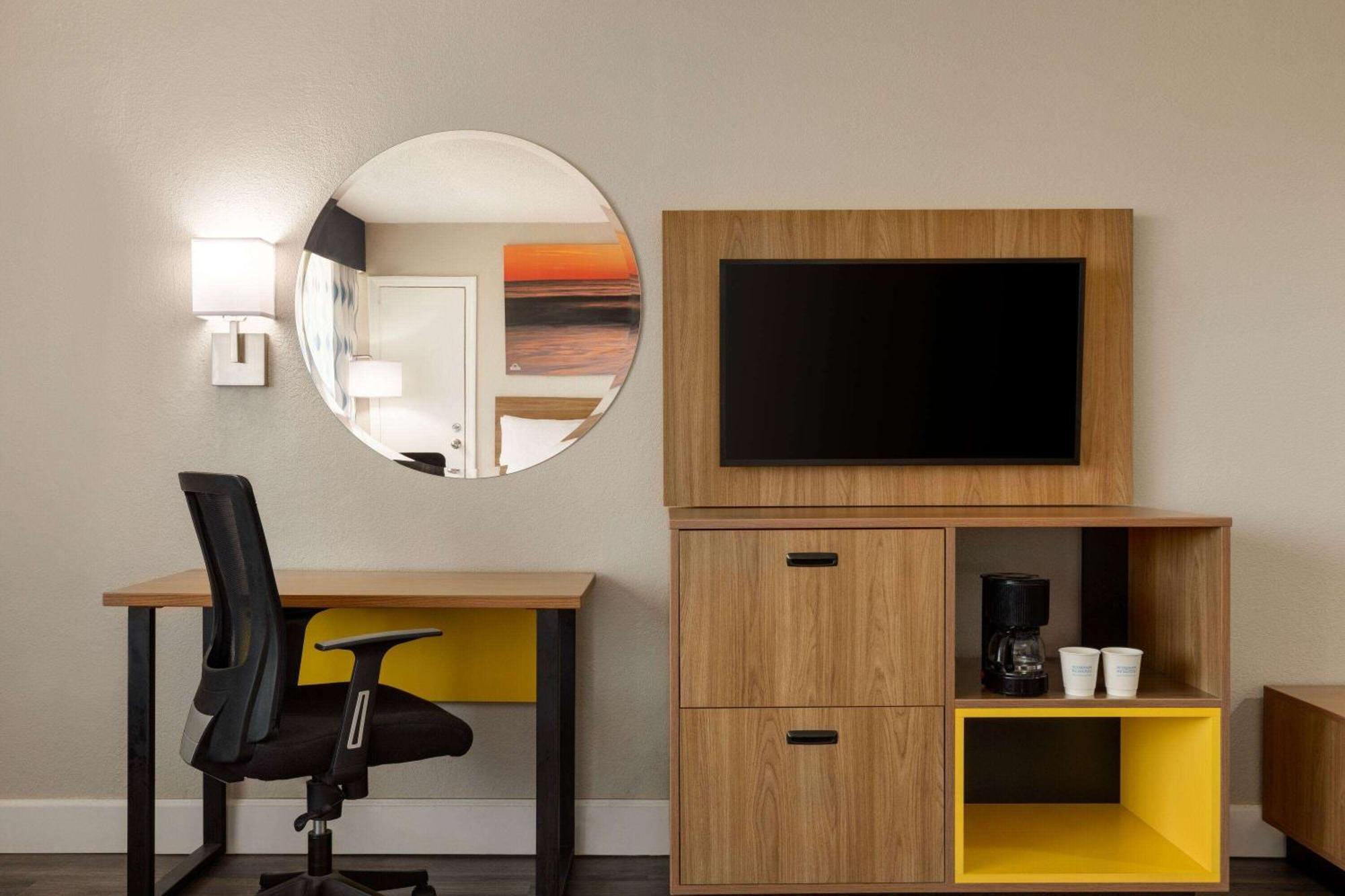 Days Inn By Wyndham Myrtle Beach-Beach Front Екстер'єр фото