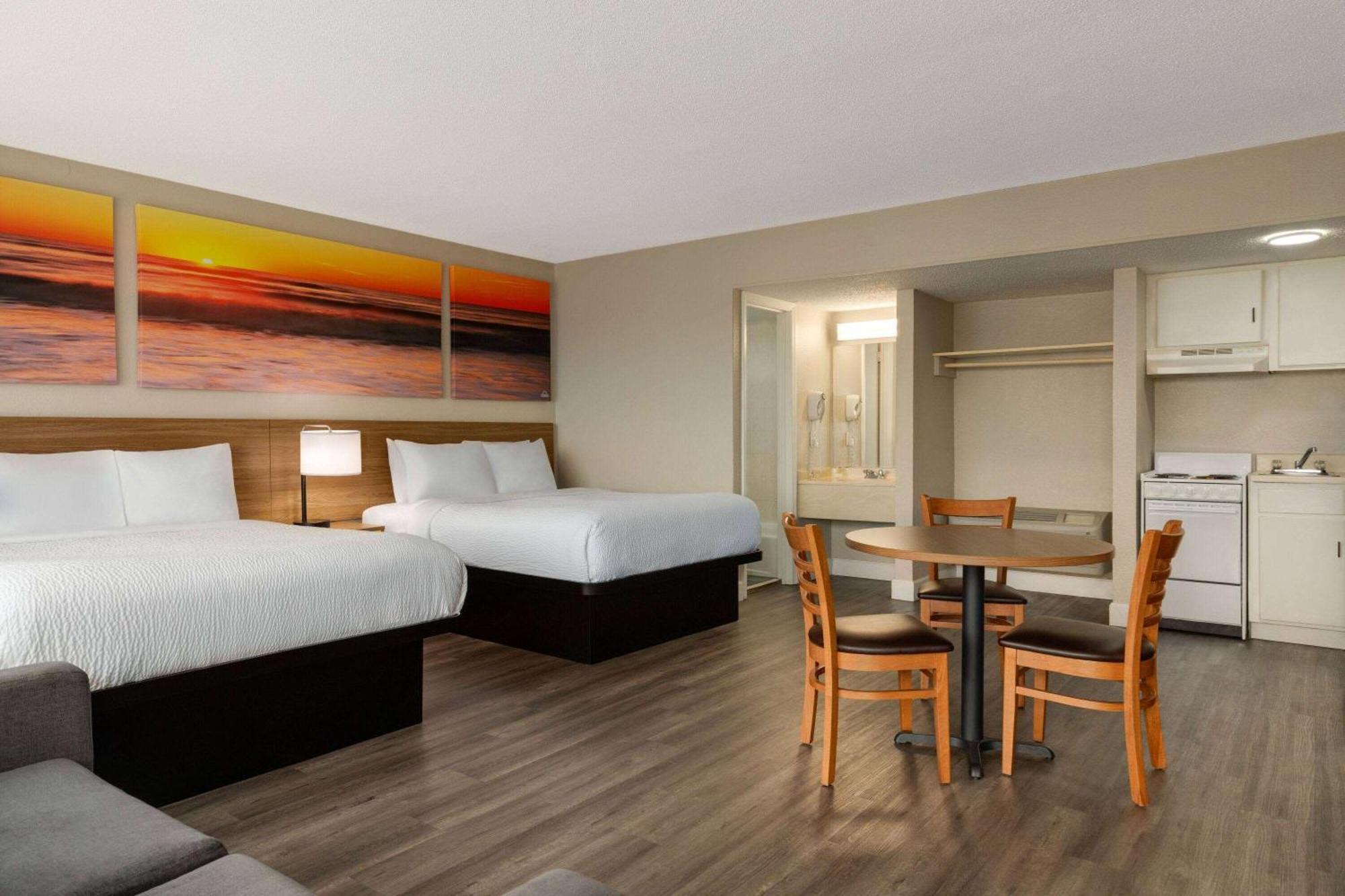 Days Inn By Wyndham Myrtle Beach-Beach Front Екстер'єр фото