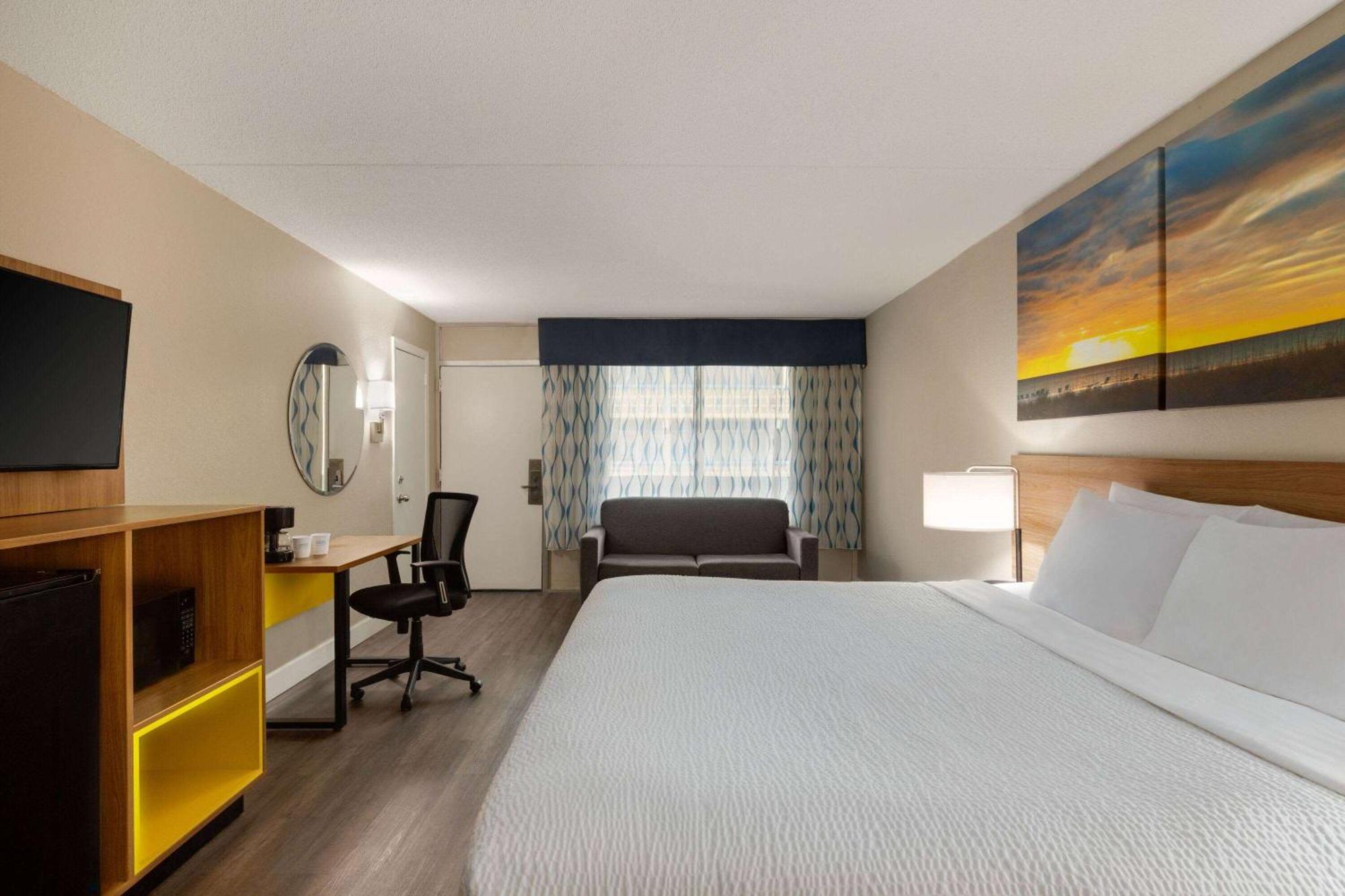Days Inn By Wyndham Myrtle Beach-Beach Front Екстер'єр фото
